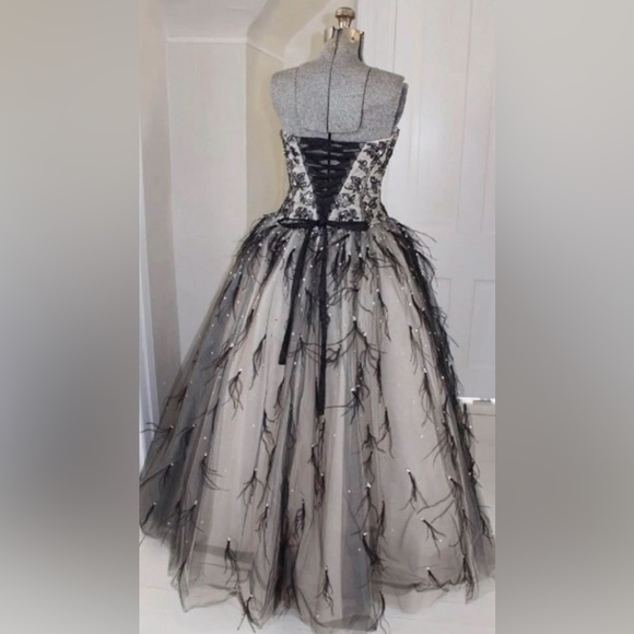 Paparazzi Prom‎ Dress with Lace and Feathers 91084 by Mori Lee Gown Formal 7/8 - Picture 7 of 10